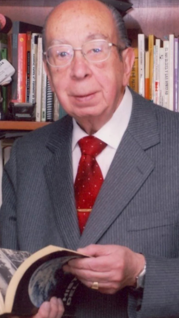 Dr. Luis Ramiro Beltrán Salmón